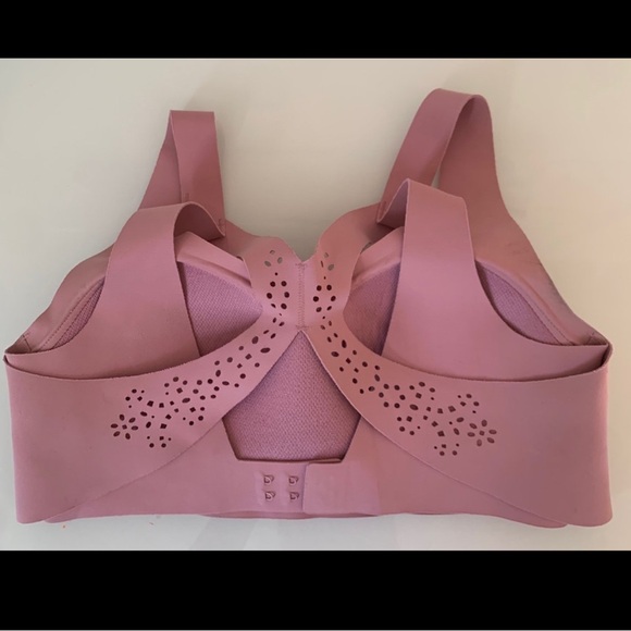 Victoria Secret Featherweight Max Sport Bra - Picture 2 of 5